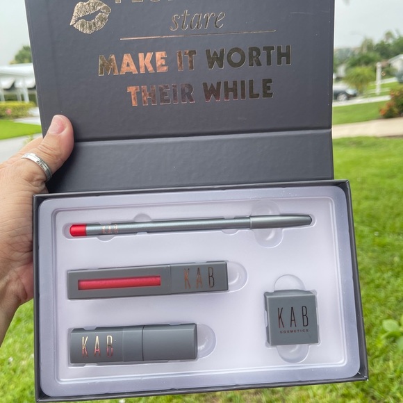 KAB Cosmetics Lip Kit In Cherry Pie - Picture 9 of 12